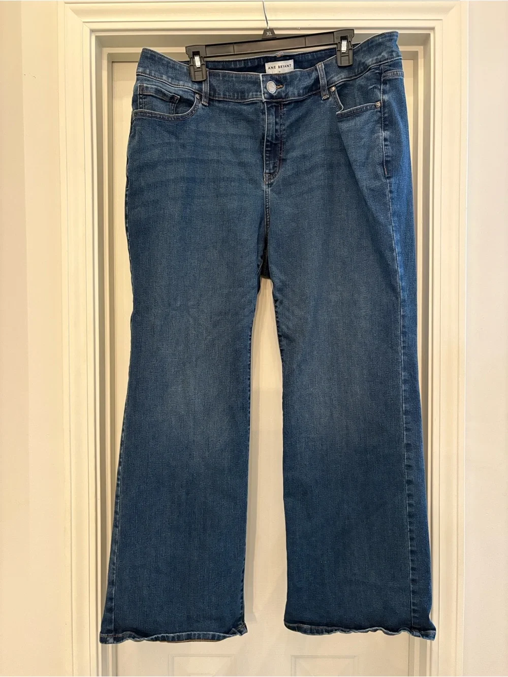 Lane Bryant size 20 Bootcut Jeans Plus Size Stretch Medium Wash Denim - Picture 1 of 3